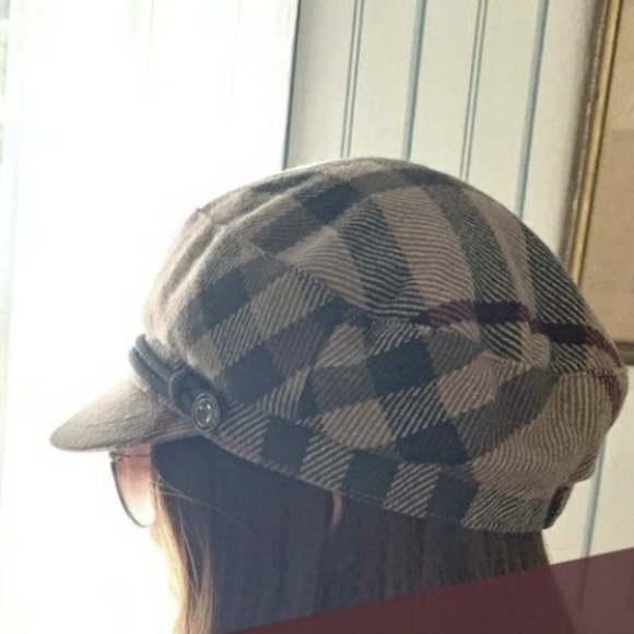 HP Brand new Burberry newsboy hat size medium - Picture 9 of 9